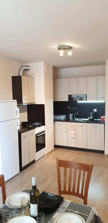 Family Holiday Apartments Breez 1 Varna Exterior photo
