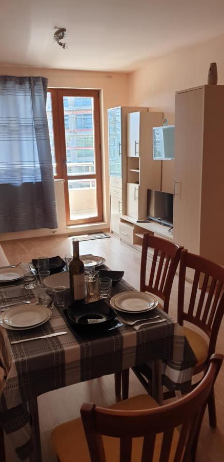 Family Holiday Apartments Breez 1 Varna Exterior photo